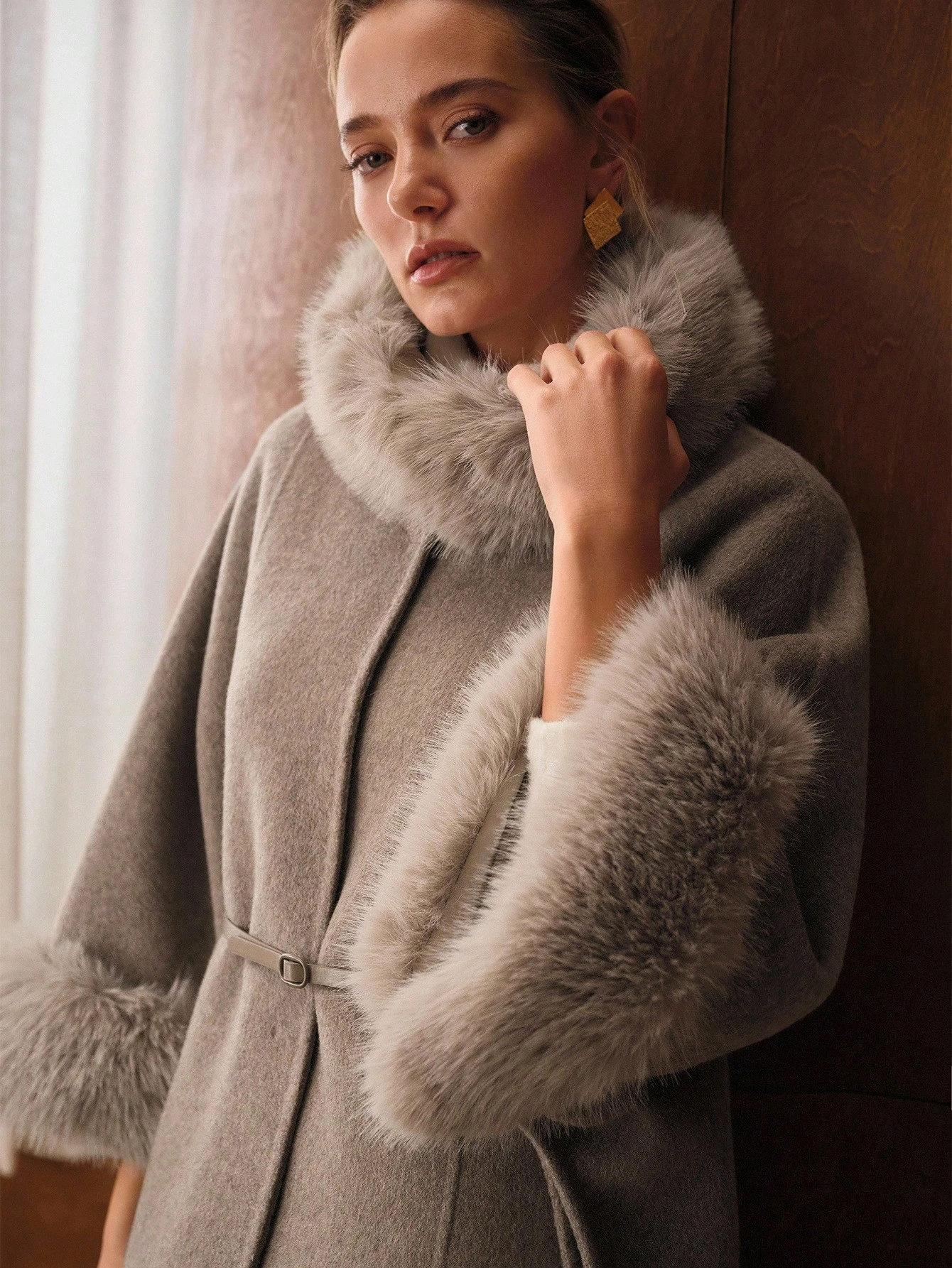 Cashmere Oversized Coat With Faux Fur